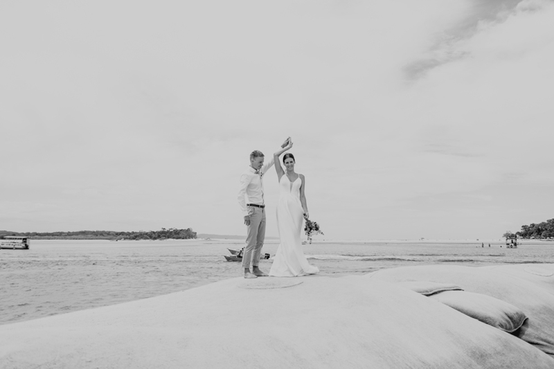 bride and groom bridal waltz