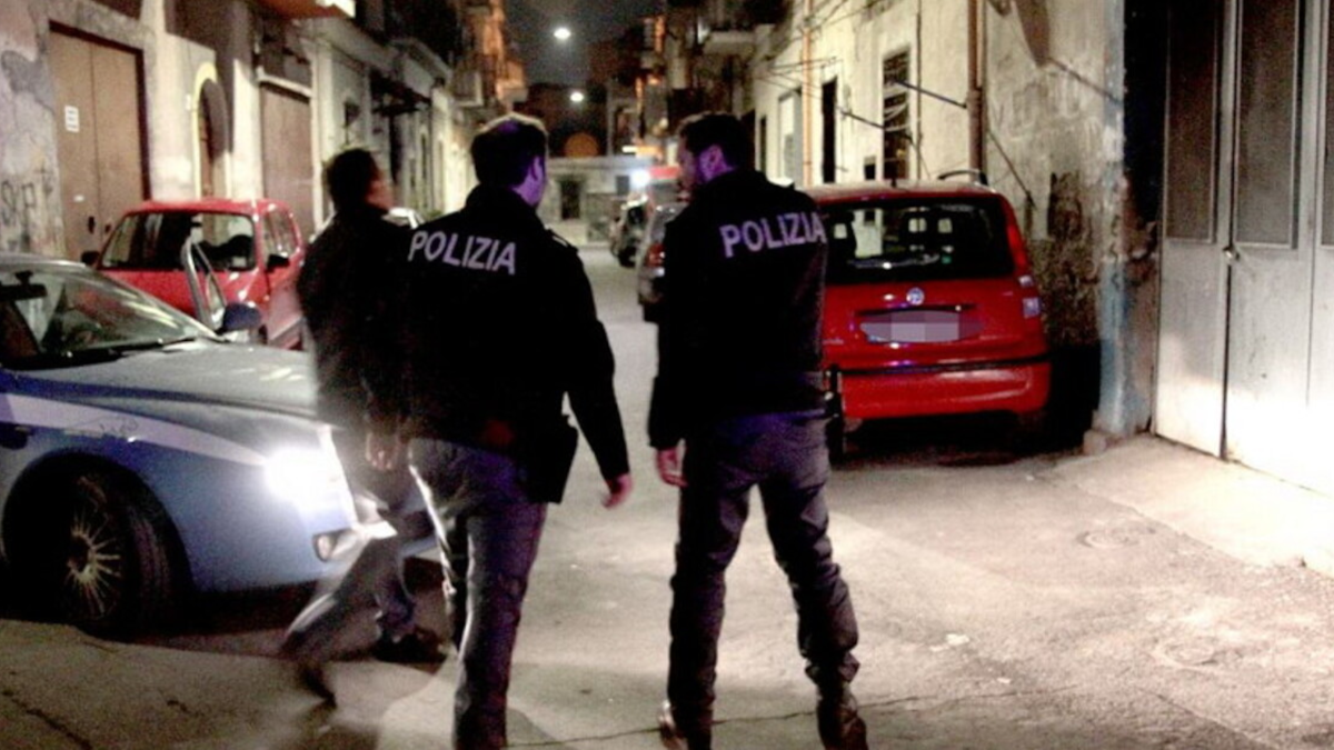Controlli quartieri Catania Polizia