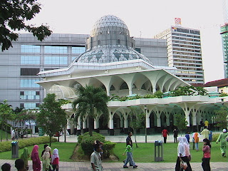 masjid malaysia sempit