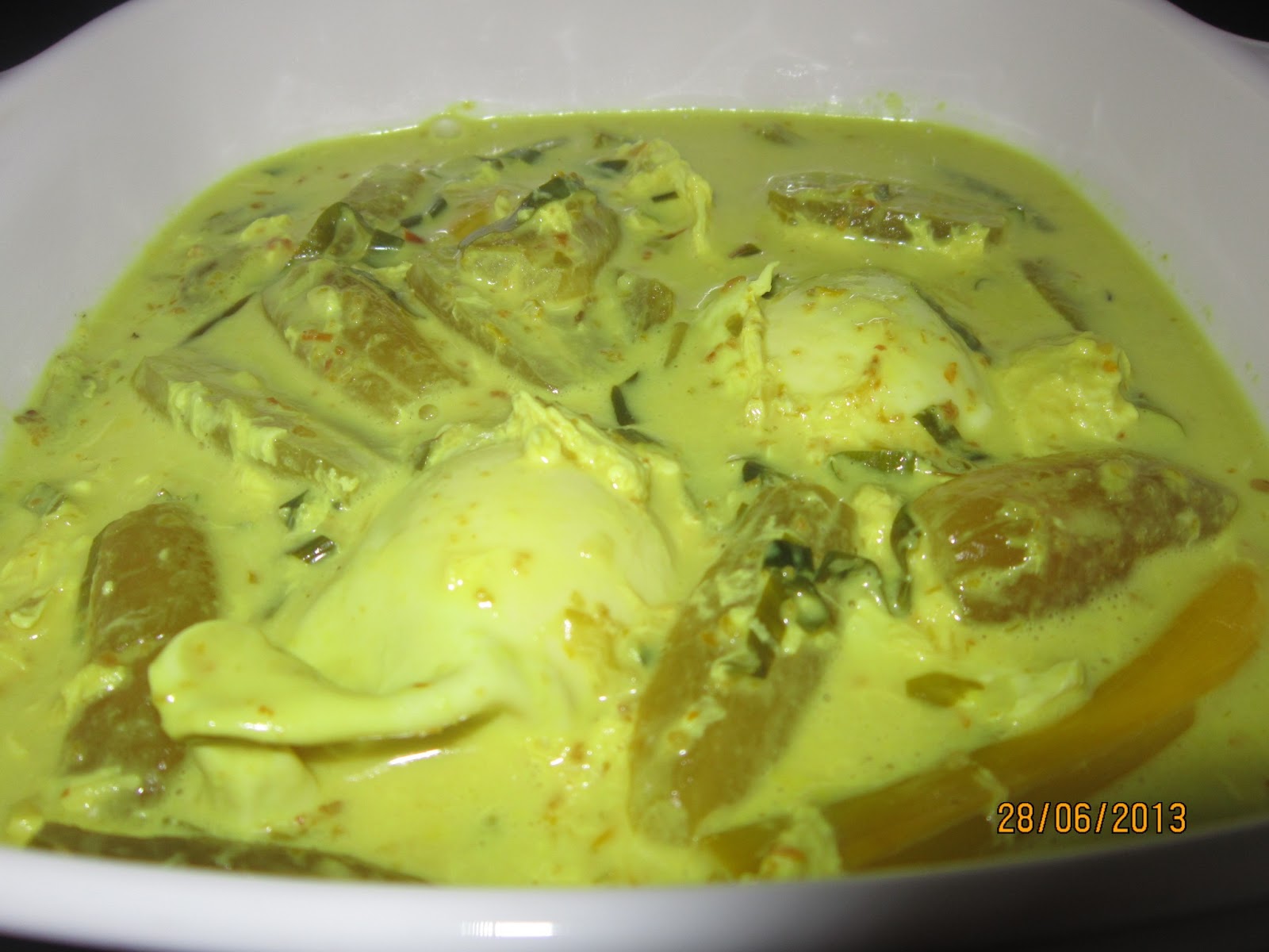 GULAI LEMAK CILI API TELUR ITIK-BELIMBING BULUH  Resepi 