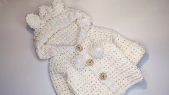 TEJE COMODAS PRENDAS Aprende a Tejer Abrigo Capucha de Osito a Crochet