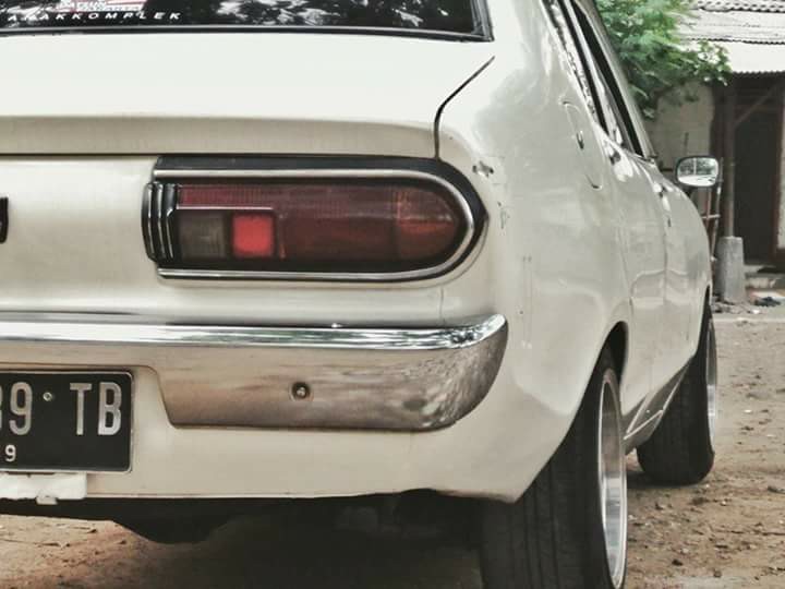 LAPAK SEDAN KLASIK  JEPANG  Dijual Datsun 120Y Tahun 78 