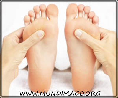 Non tutti sanno che massaggiare alcuni punti dei piedi stimola naturalmente il sonno e aiuta, inoltre, a prevenire e curare molte patologie del nostro corpo.