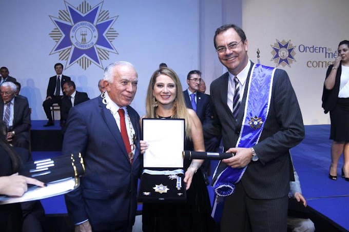 Sandra Faraj recebe comenda da Ordem do Mérito Comercial da Fecomércio-DF