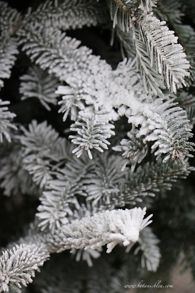 How NOT to DIY flock a Christmas tree