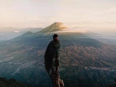 foto gunung sindoro dari gunung sumbing