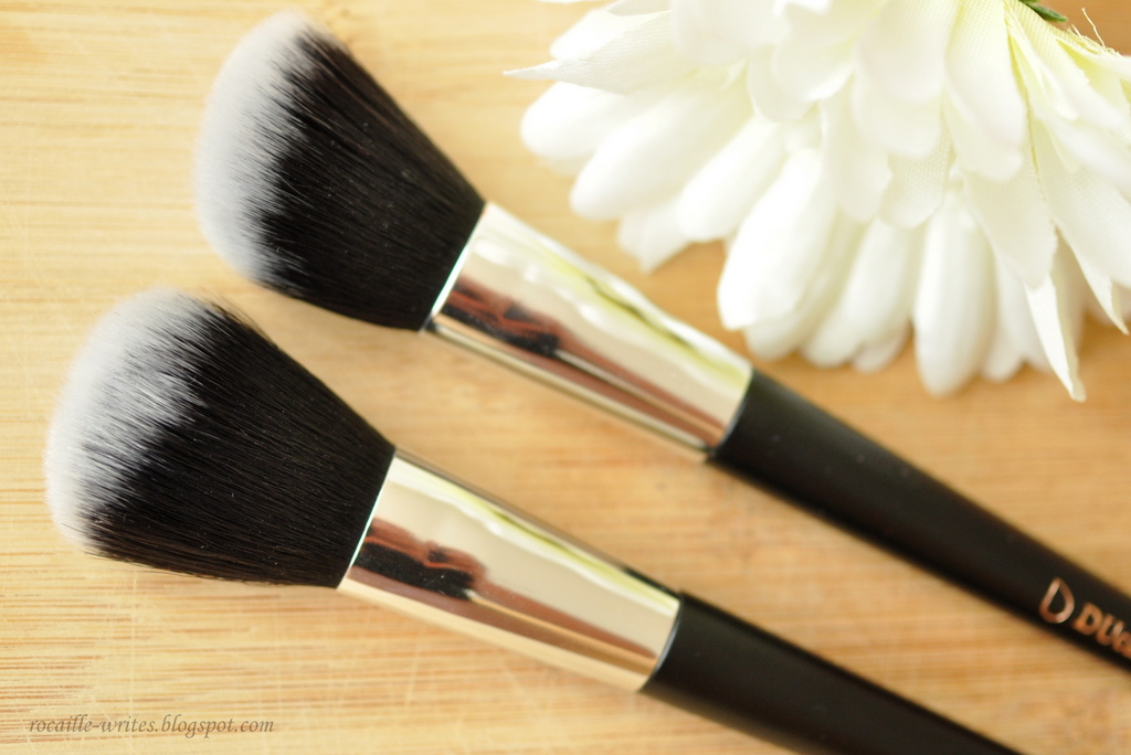 Contour & Blush Brush, Powder Foundation Concealer Buffing Face Shape Stipple  Brushes (Small), 1 - City Market