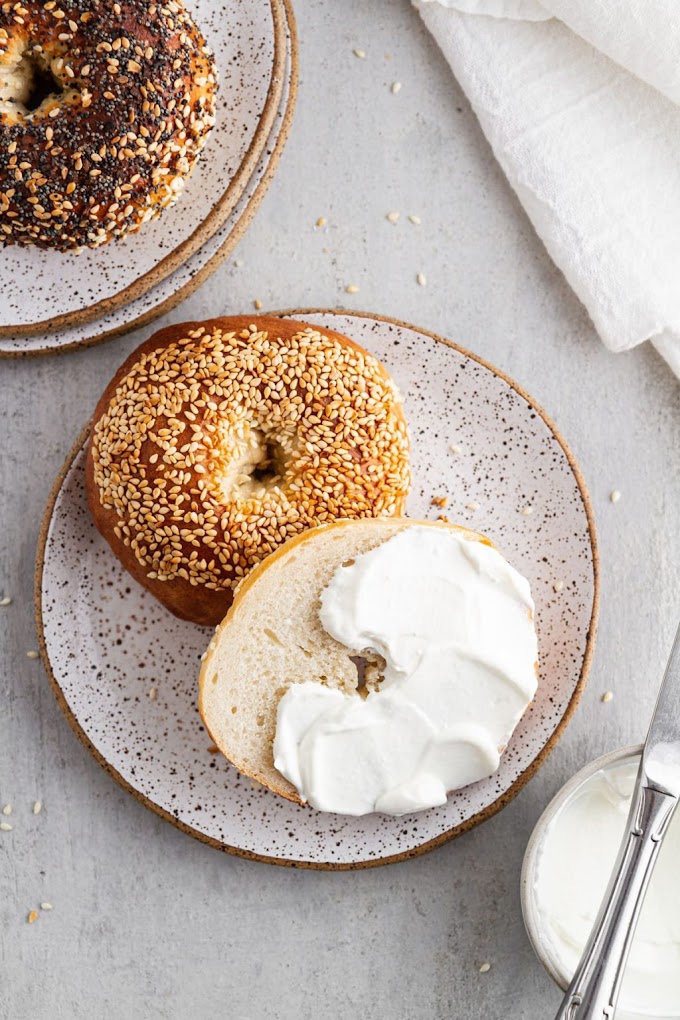 How to Make Canadian Montréal Bagels | Montreal Bagels Recipe (Montreal-Style Bagels)