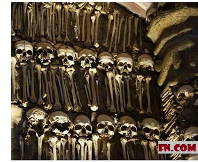 <img src=fazryan87.blogspot.com.jpg" alt="Mystery ‘The Chapel of Bones’ in Evora,  Sao Francisco Church, Portugal">
