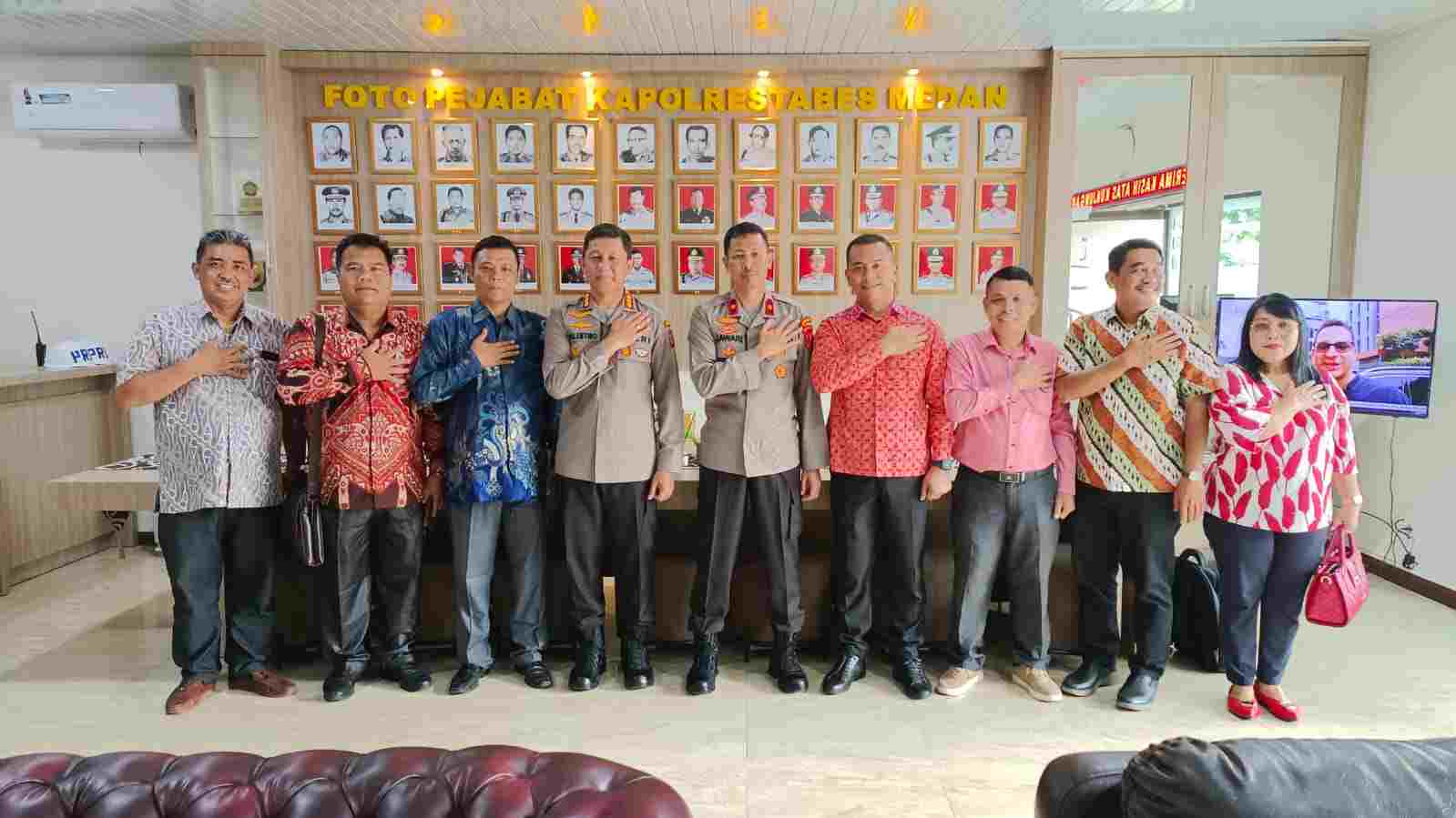Pengurus Panitia PGPI  Berkunjung ke Polrestabes Medan, Kasat Binmas: Polisi Siap  Kawal Pengamanan  Kegiatan  Keagamaan di Medan