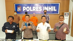 Press Release Polres Inhil Pengungkapan Penyeludupan Ratusan Barang Elektronik