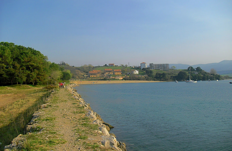 Playa El Tostadero en San Vicente de la Barquera