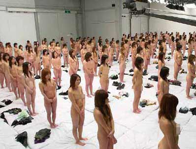 orgy girls standing naked World Record in Japan 