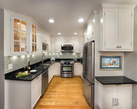 Small-Kitchen-with-recessed-lighting