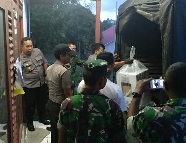 Polisi Pengkadan Kawal Pergeseran Logistik Pemilu Hingga ke Kabupaten
