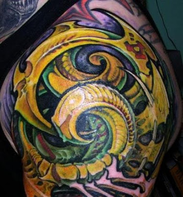 Daryl's amazing railroad tattoo (San Francisco) 40 Amazing Tattoos