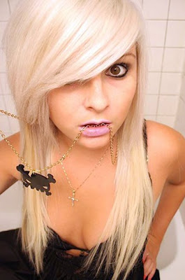 Emo Hair Styles With Image Emo Girls Haircut With Long Blond Emo Hair Picture 5