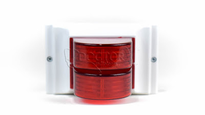 Sinalizador de Porta para Salas de Raios-X, Tomografia entre Outras, fabricado com base em plástico branco leitoso e acrílico translucido vermelho, iluminação através de 2 lâmpadas, acionada por reator convencional.