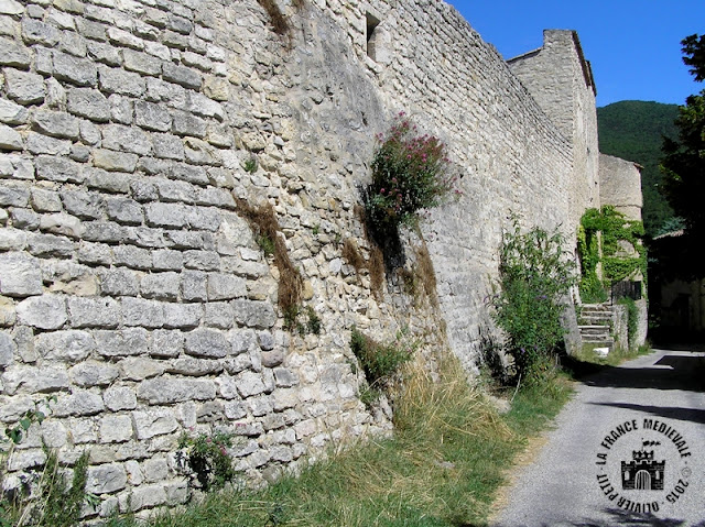 LE POET-LAVAL (26) - Village médiéval