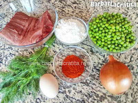 ingrediente reteta tocanita de mazare: vita, galuste din ou si faina, boia, marar