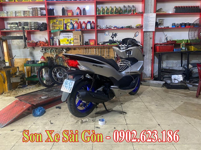 Sơn xe máy Honda PCX màu bạc ghi cực đẹp