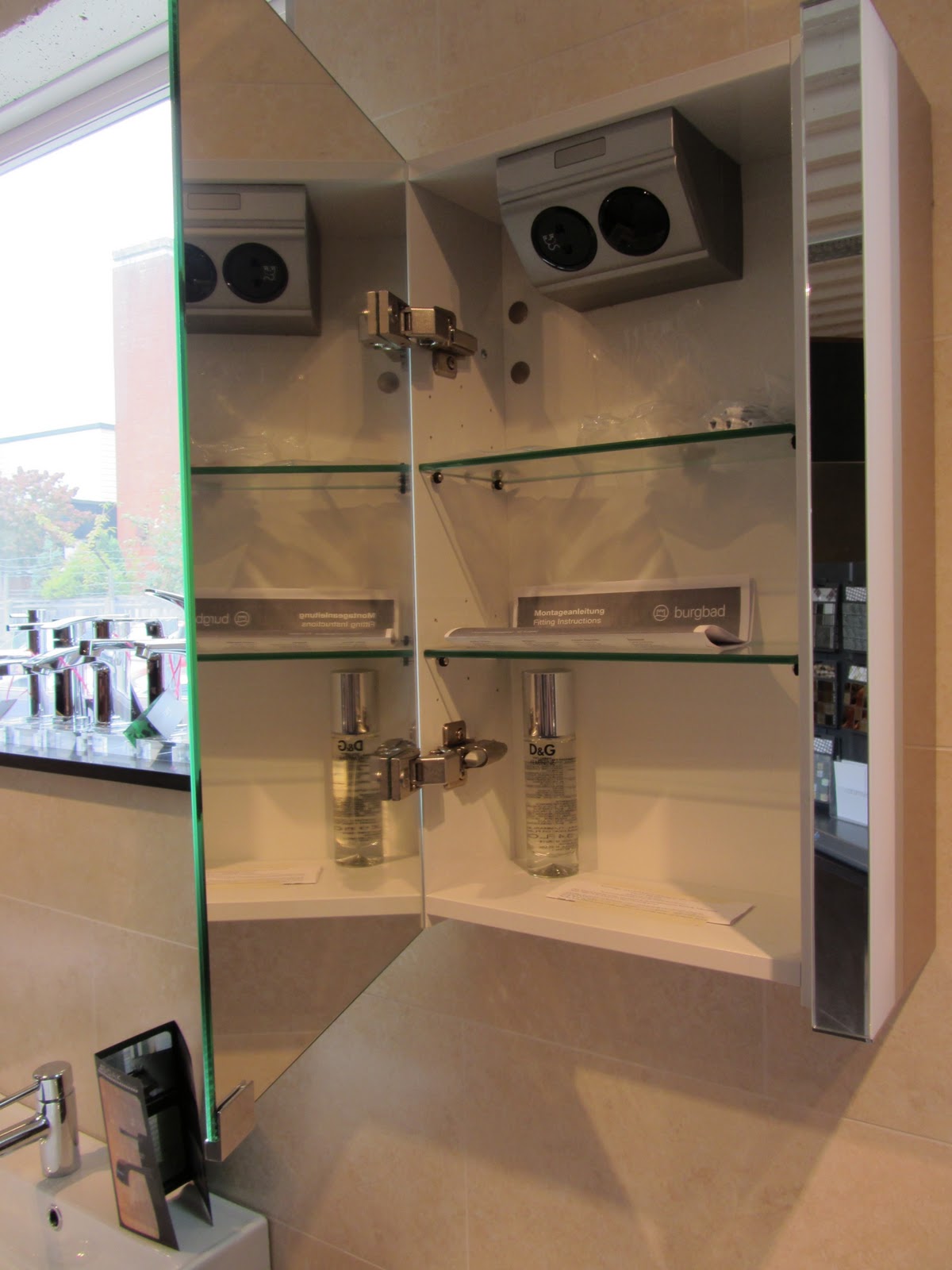 traditional bathroom basins  Bel Vanity Unit + Mirror Gloss Reed, Gessi Riflessi Basin Mixer