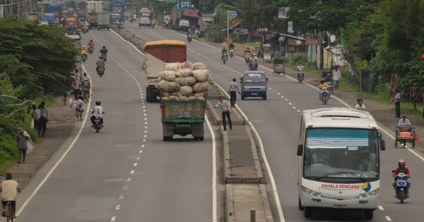 Inilah 3 Jalanan Paling Angker di Indonesia  Terseram