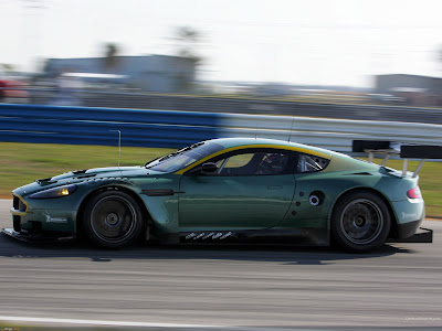 Aston Martin DBR 9 | Resolution 1600 x 1200 