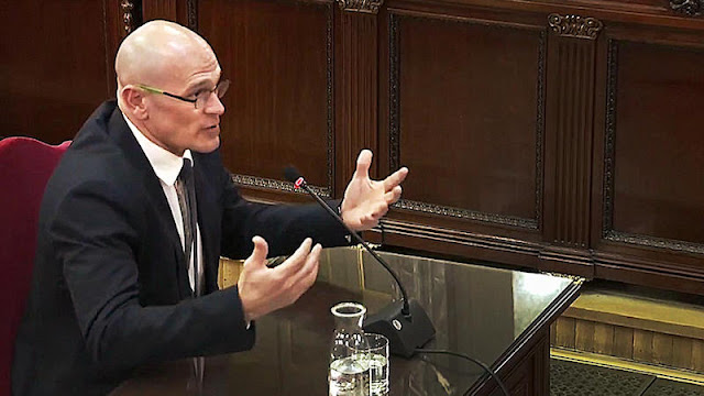 El “jefe máximo” de Exteriores (Raúl Romeva) que está siendo juzgado (Foto de Internet)