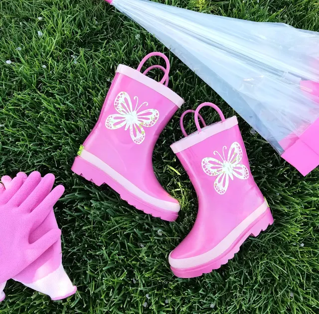 how to decorate rubber boots