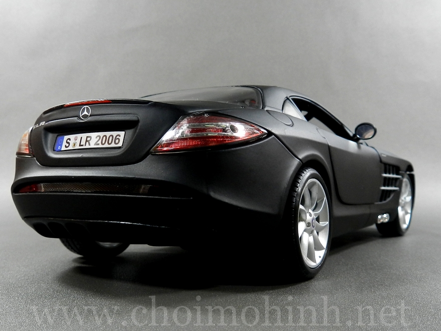 Mercedes SLR McLaren 1:18 Maisto back