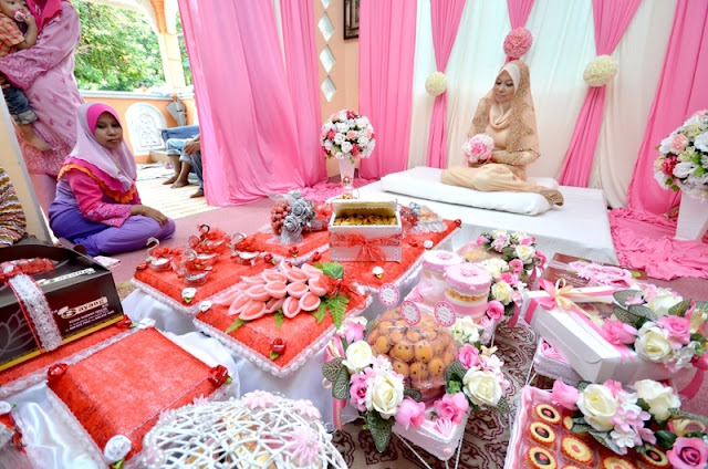 Wawa Syaida Hantaran Pertunangan For From Him PINK RED