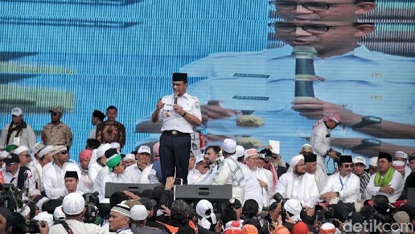 Anies Sebut Rumput Terinjak Seusai Reuni 212 Langsung Diperbaiki