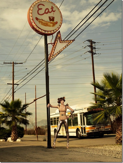 more freak show blog milla-jovovich1 (3)