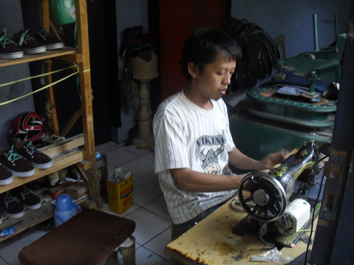 Produsen Sepatu  Bandung Home  Industri  Sepatu  Spesialis 