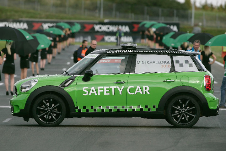 MINI Countryman Safety Car for MINI Challenge It wears nice solid Bright