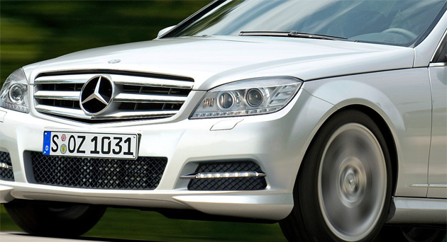 The 2011 MercedesBenz CClass comes standard with front side airbags 