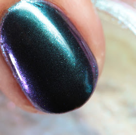  Girly Bits SFX Duo-Chrome Powder Gaze over black gel