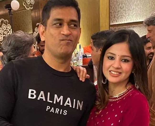 Rumors of MS Dhoni's retirement have come to light, wife Sakshi angrily tweeted this