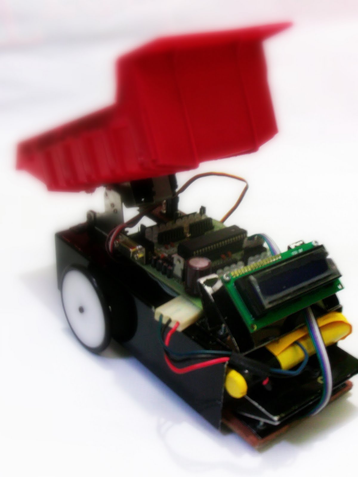 Penelitian dan pembuatan robot iTrash telah menjadikan suatu teknologi baru dalam memanfaatkan ATmega 32 sebagai prosessor pada robot
