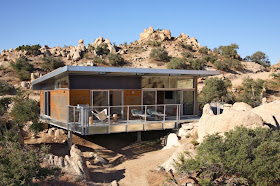 Prefab desert house, California