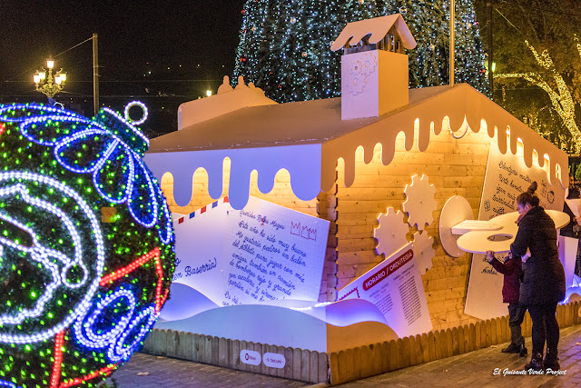 Mercado de Navidad en Bilbao, Buzón para los regalos por El Guisante Verde Project