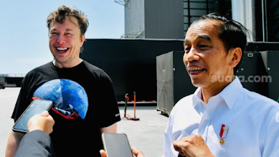 Rocky Gerung Sindir Pertemuan Jokowi dengan Elon Musk: Seolah Bahagia Betul, Itu Norak Namanya