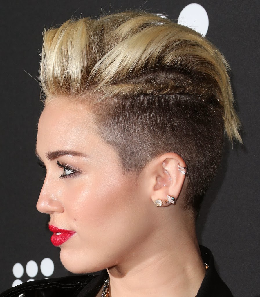 ... el pelo por ejemplo: Miley Cyrus, Beyonce o Rihanna entre otras  width=