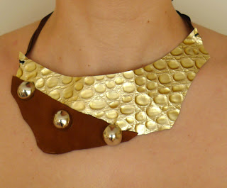 collar de cuero rebeca ojuilla