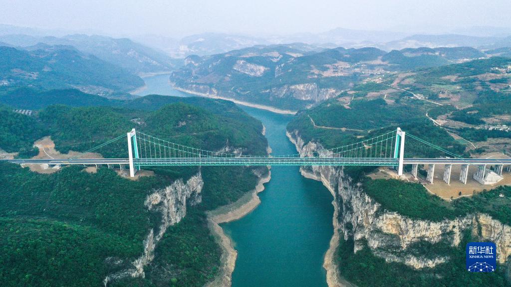 สะพานแม่น้ำจินเฟิงอูเจียง (Jinfeng Wujiang River Bridge)