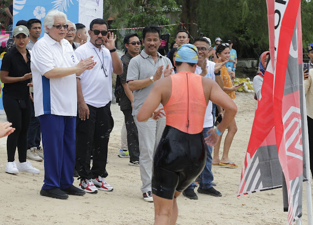Walikota Rudi Melepas Batam Triathlon 2023 yang Diikuti dari 33 Negara