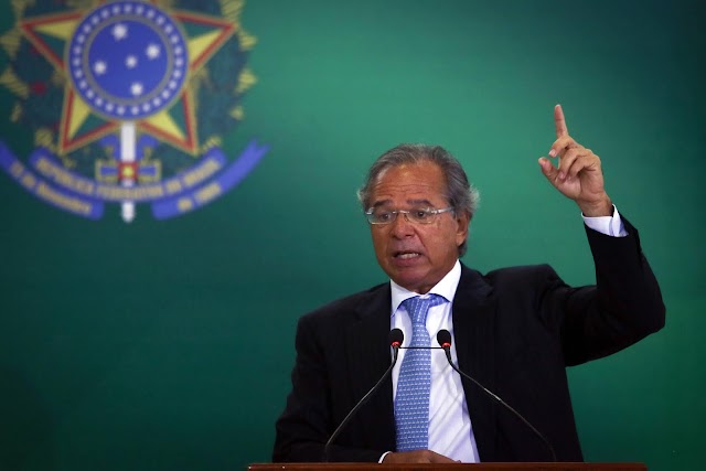 Paulo Guedes dispara: “Político vai se aposentar igual cidadão comum”