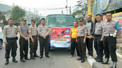 Satbinmas Polres Cilegon Berikan Air Bersih untuk Masyarakat yang Kekeringan