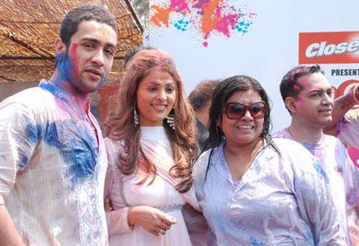 Anjana in a mood to play Holi with Adhyayan & friends